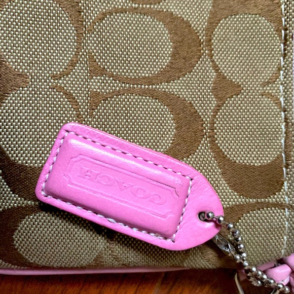 Coach wristlet - Picture 3 of 4